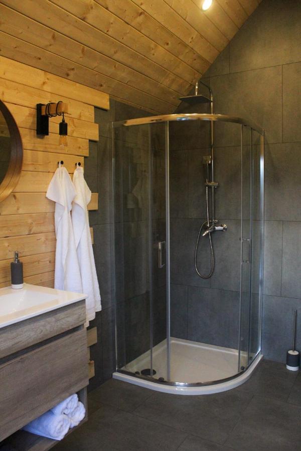 Hiska-Glamping Hotel Ajdovscina Ngoại thất bức ảnh