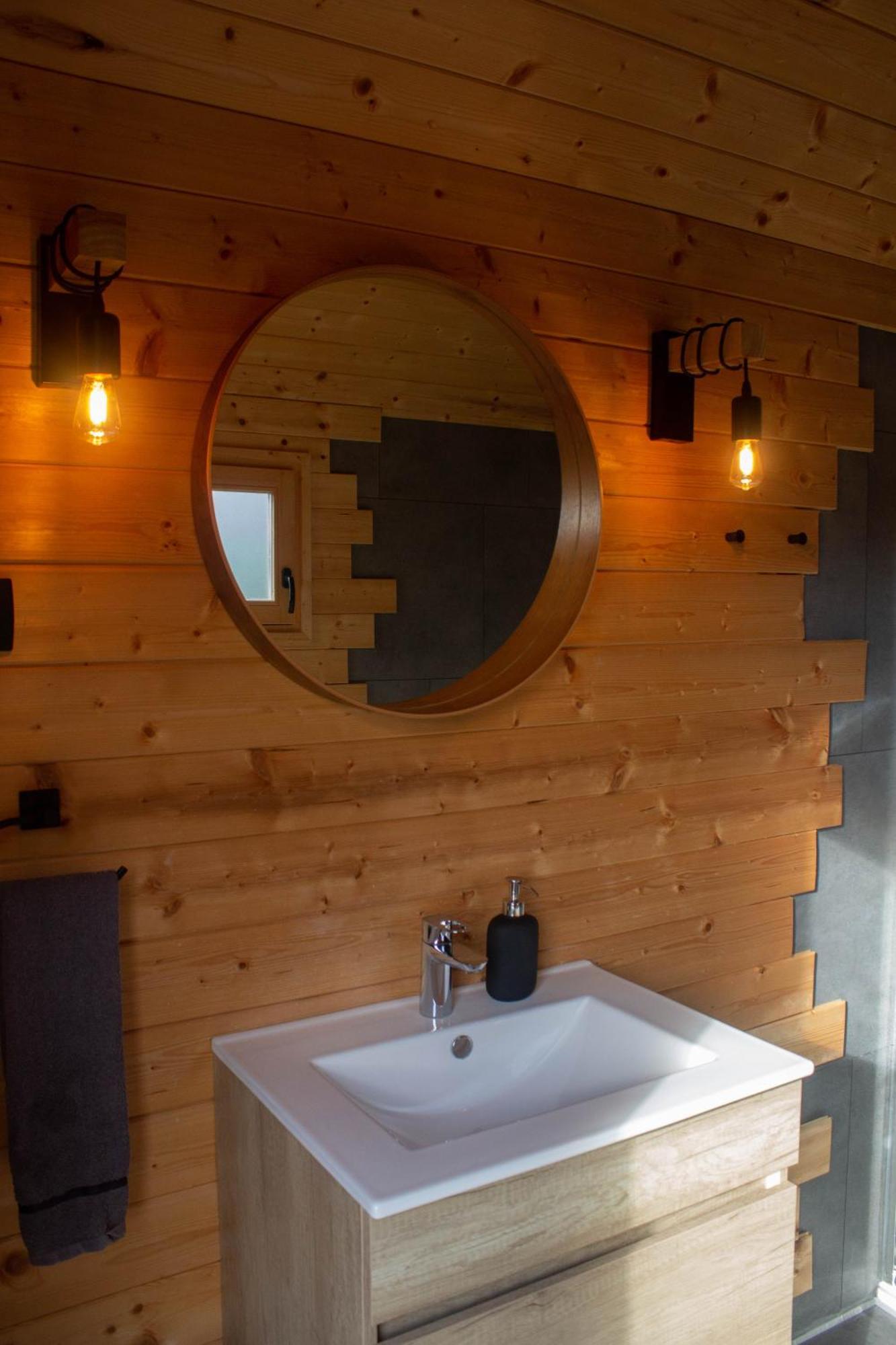 Hiska-Glamping Hotel Ajdovscina Ngoại thất bức ảnh