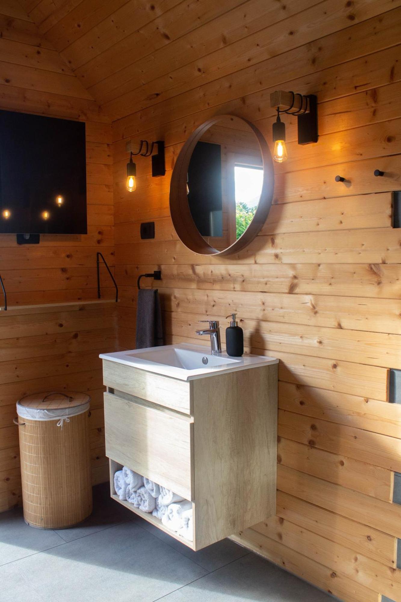 Hiska-Glamping Hotel Ajdovscina Ngoại thất bức ảnh